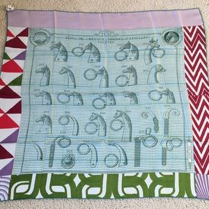 NWT AUTH Hermès 100% Washed Silk Scarf, 90 cm